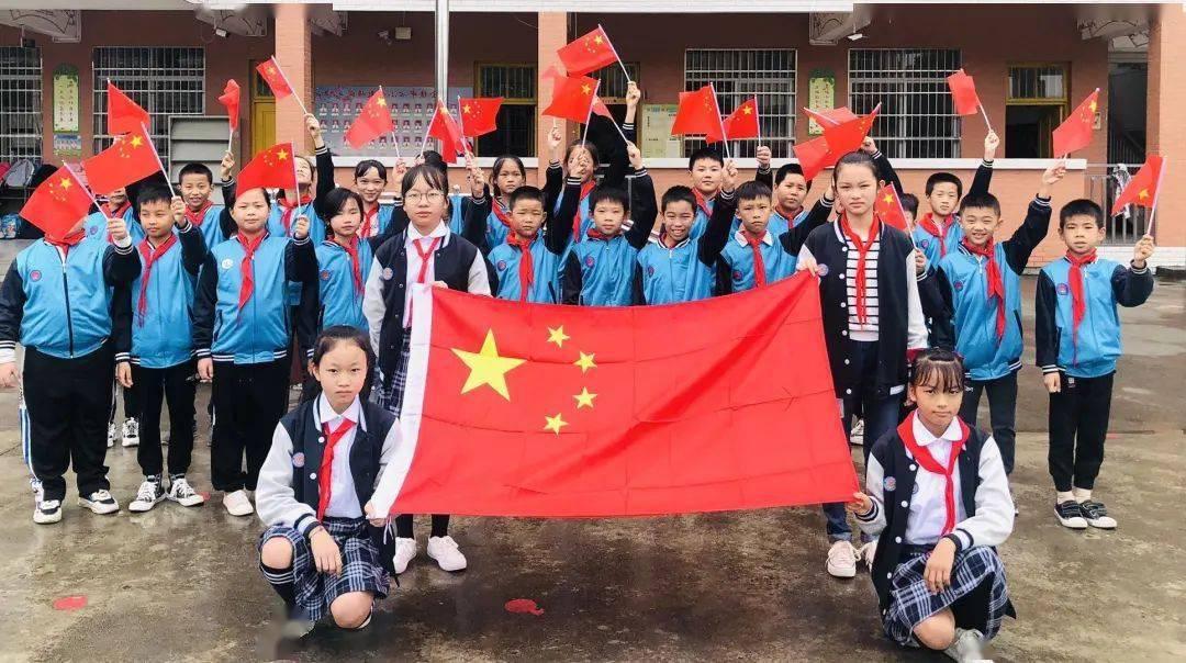 二婚女带孩子嫁给头昏男，女方内心会愧疚么？游戏画面